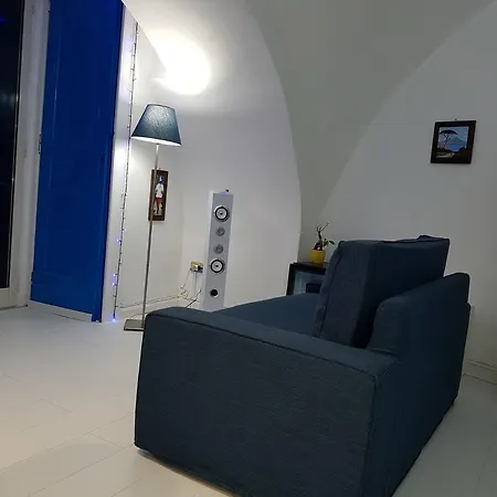 Lungomare Caracciolo Mon *