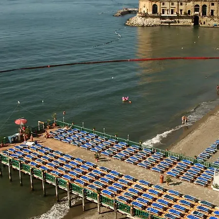 Lungomare Caracciolo Mon Апартаменты *