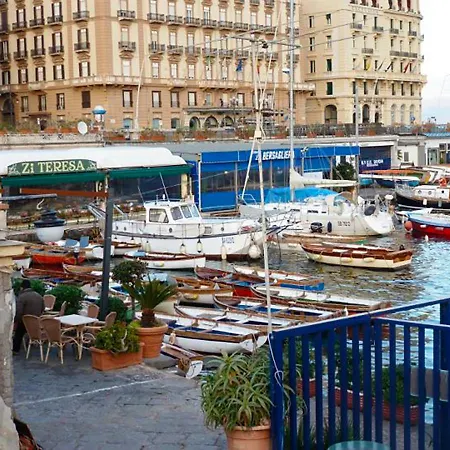 Lungomare Caracciolo Mon Неаполь