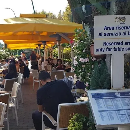 Lungomare Caracciolo Mon Неаполь