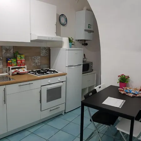 Lungomare Caracciolo Mon *