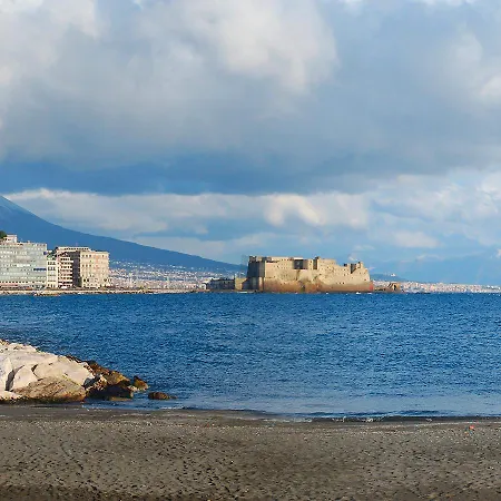 Lungomare Caracciolo Mon Appartamento *