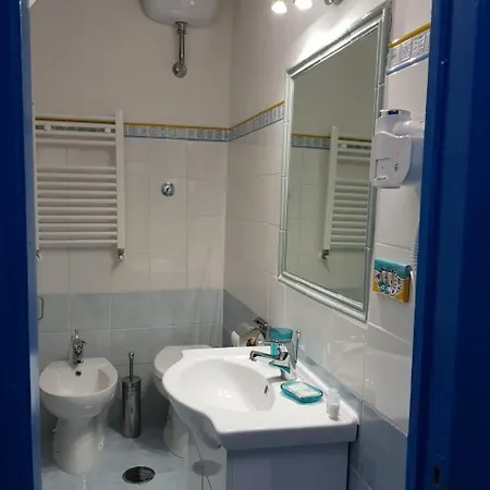 Lungomare Caracciolo Mon *