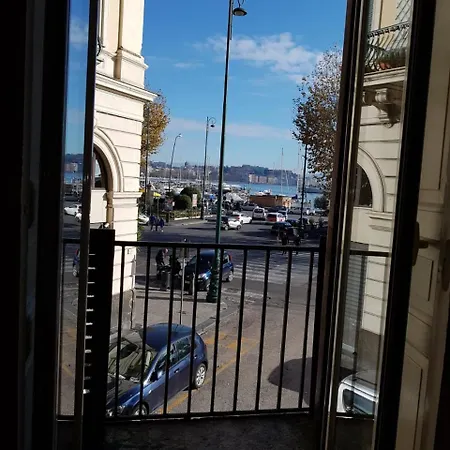 Appartamento Lungomare Caracciolo Mon