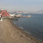 Lungomare Caracciolo Mon Lägenhet *